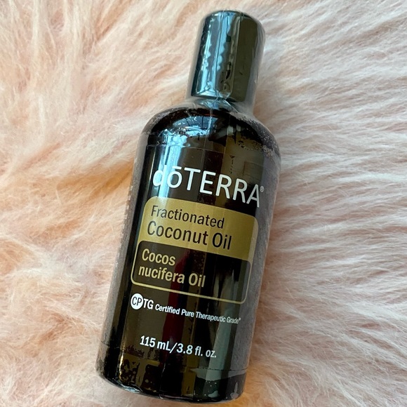 dōTERRA fractionated coconut oil - Picture 1 of 2